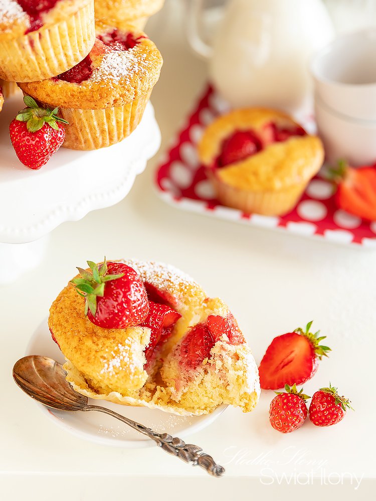 Ilonakoziol.com | Erdbeer Muffins Rezept (einfach und schnell)